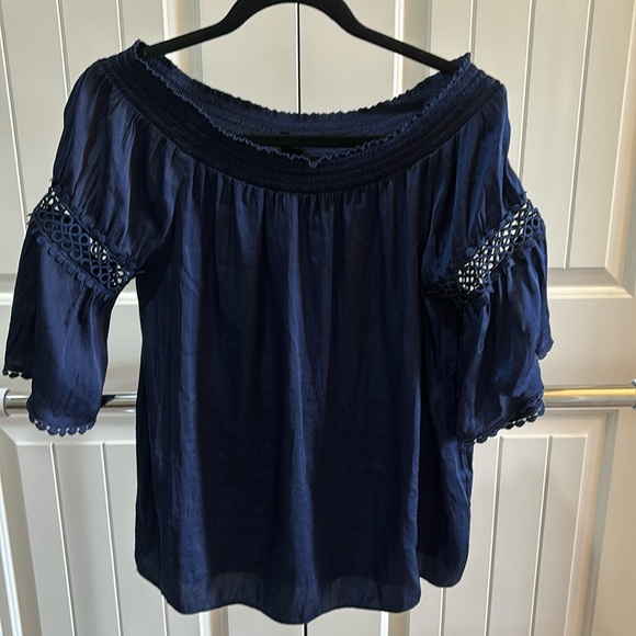 Off the shoulder top - Picture 1 of 4